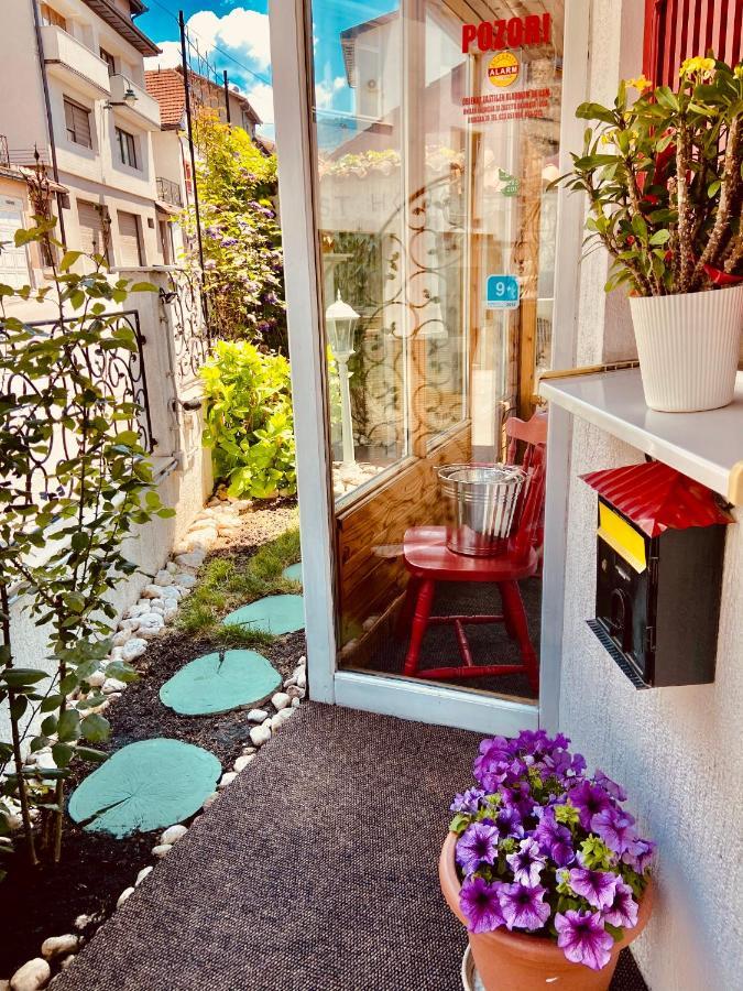 Halvat Guesthouse SJJ Buitenkant foto