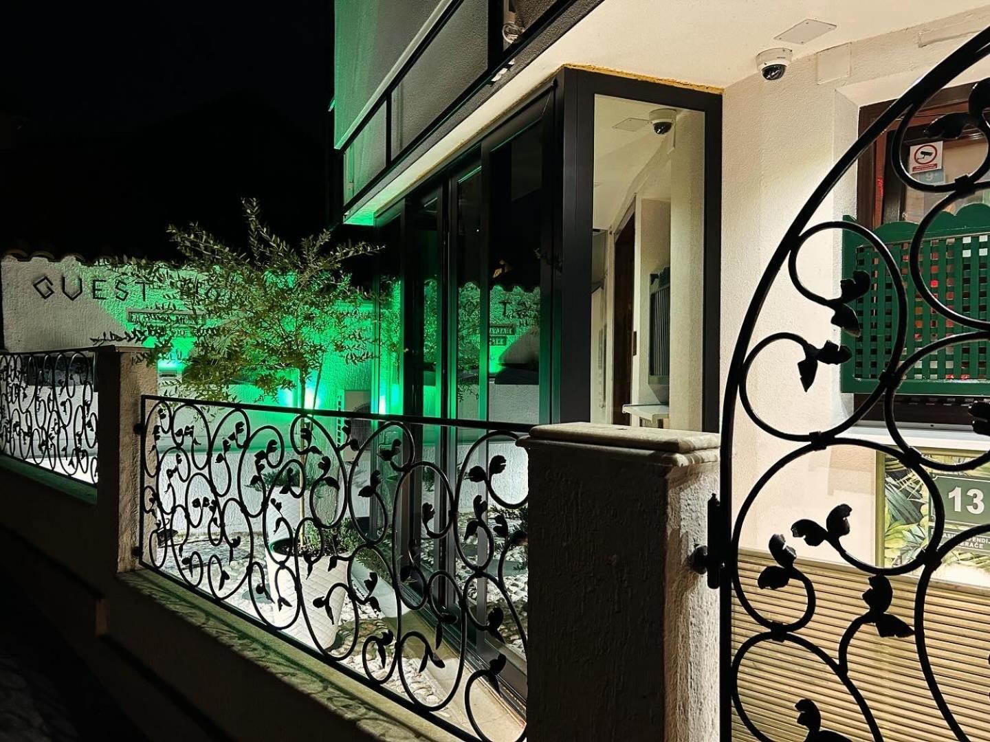 Halvat Guesthouse SJJ Buitenkant foto