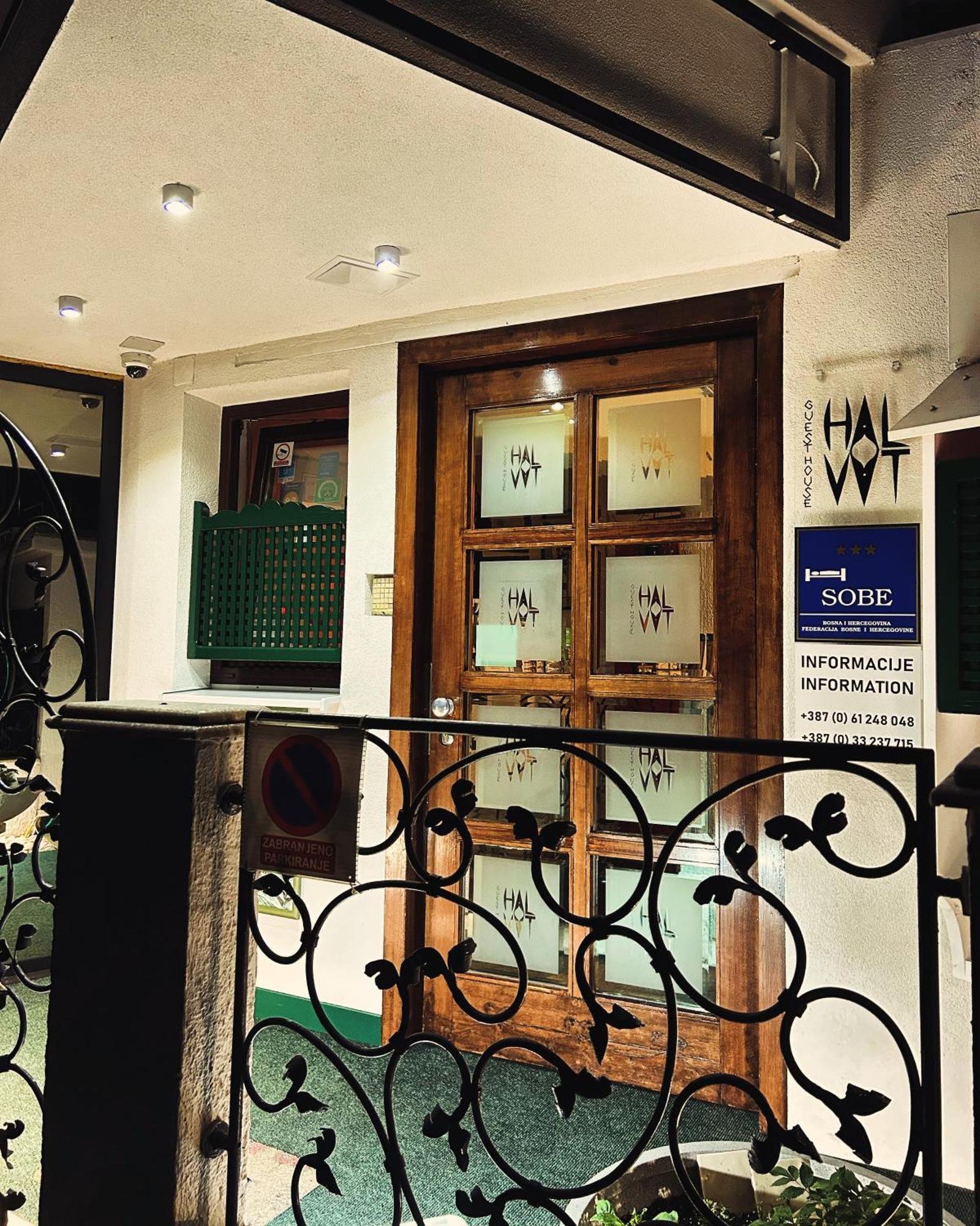 Halvat Guesthouse SJJ Buitenkant foto