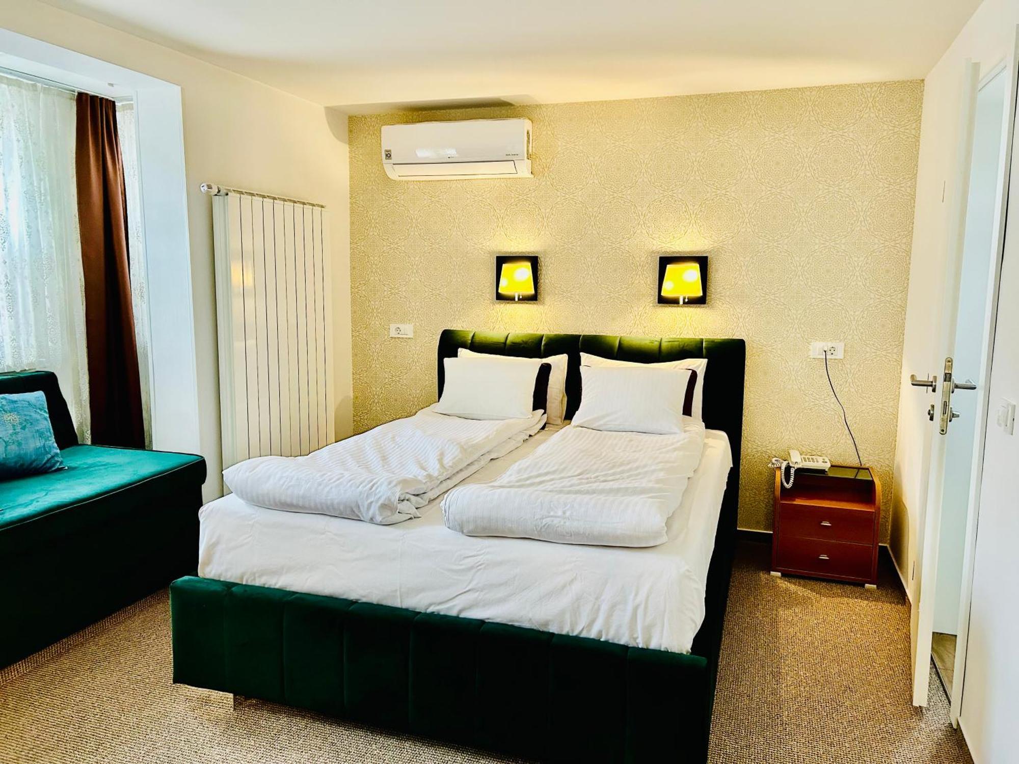 Halvat Guesthouse SJJ Buitenkant foto