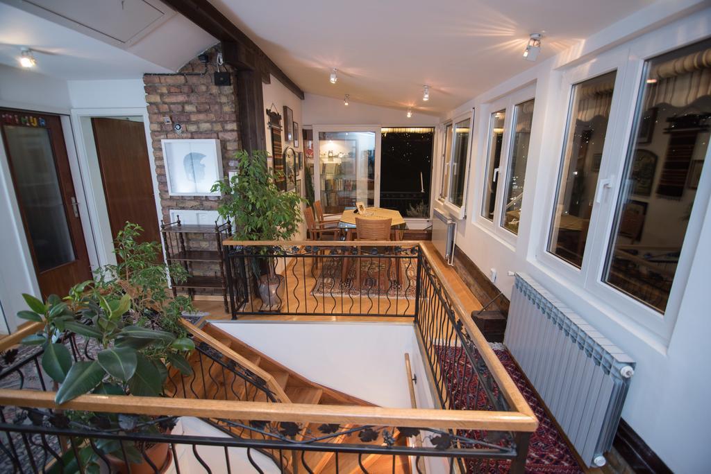 Halvat Guesthouse SJJ Buitenkant foto