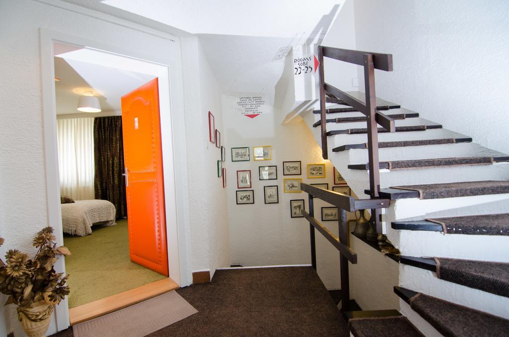 Halvat Guesthouse SJJ Buitenkant foto