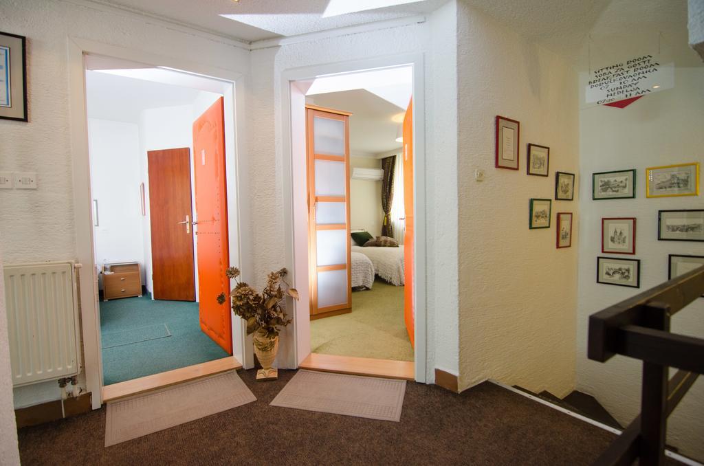 Halvat Guesthouse SJJ Buitenkant foto