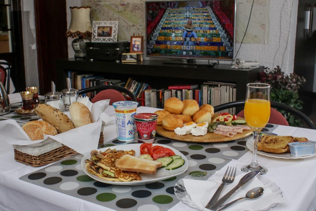 Halvat Guesthouse SJJ Buitenkant foto