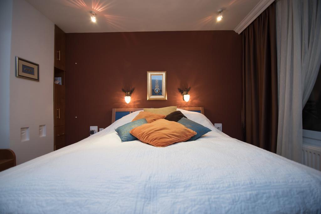 Halvat Guesthouse SJJ Buitenkant foto